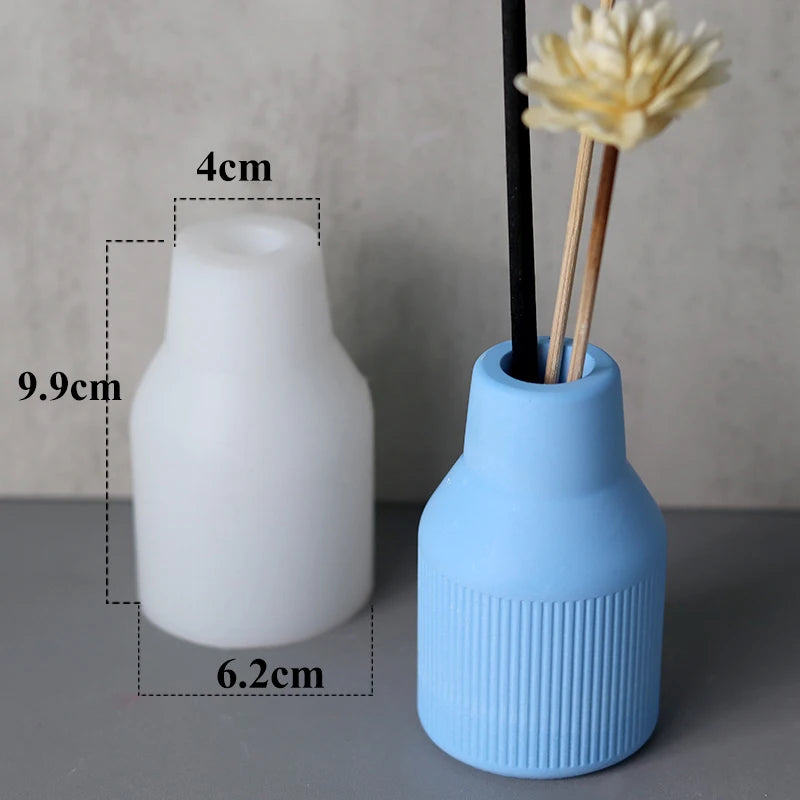 Half-Ribbed Bottle Vase Mold